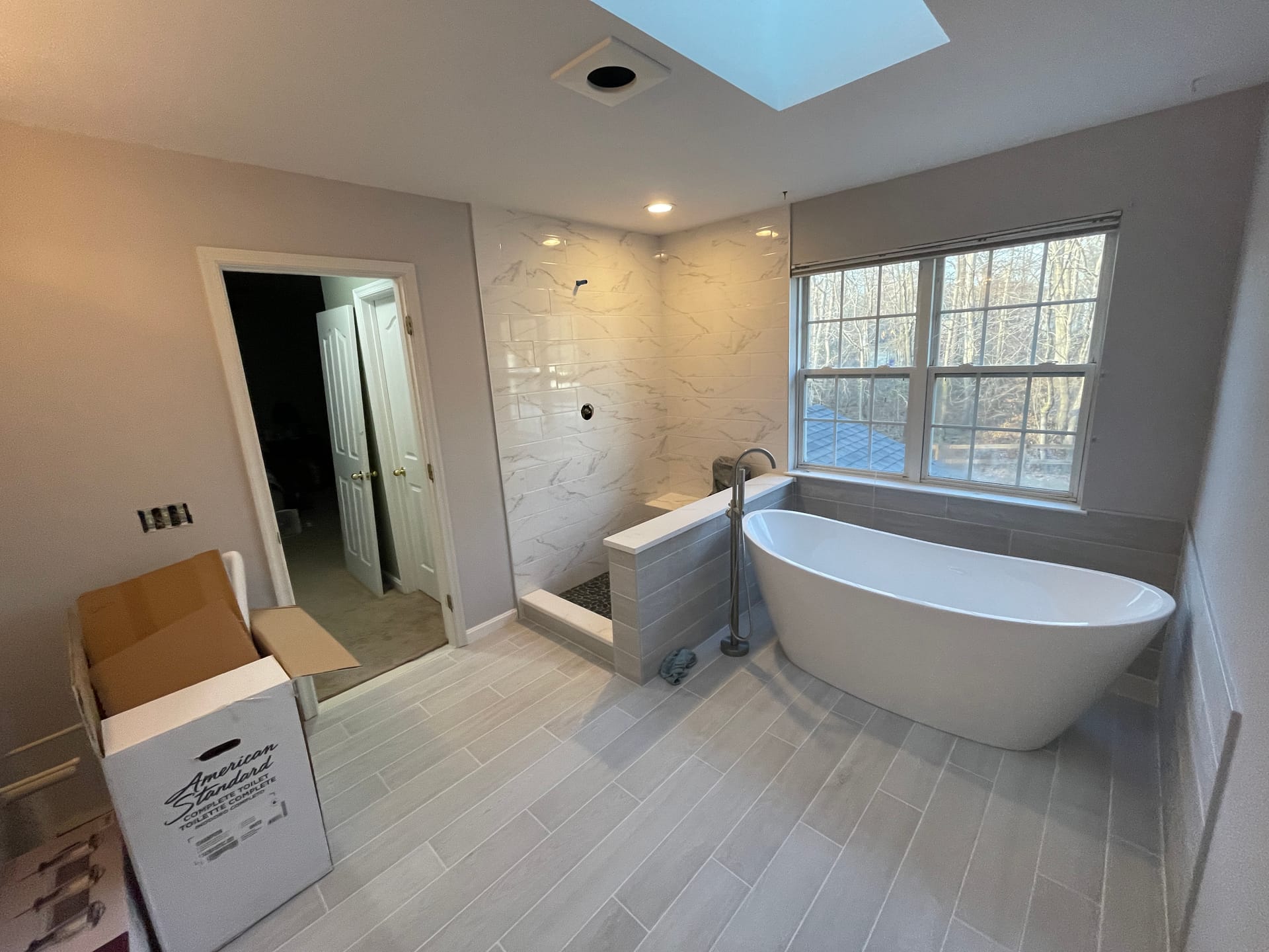 Freestanding tub