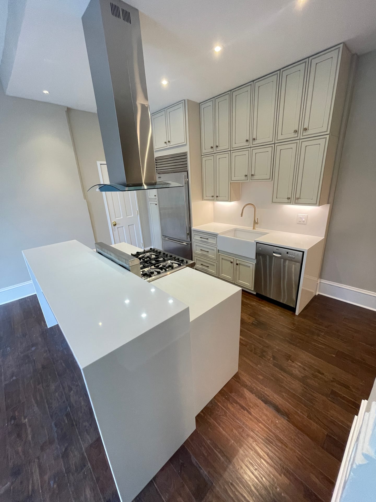 Kitchen before refresh