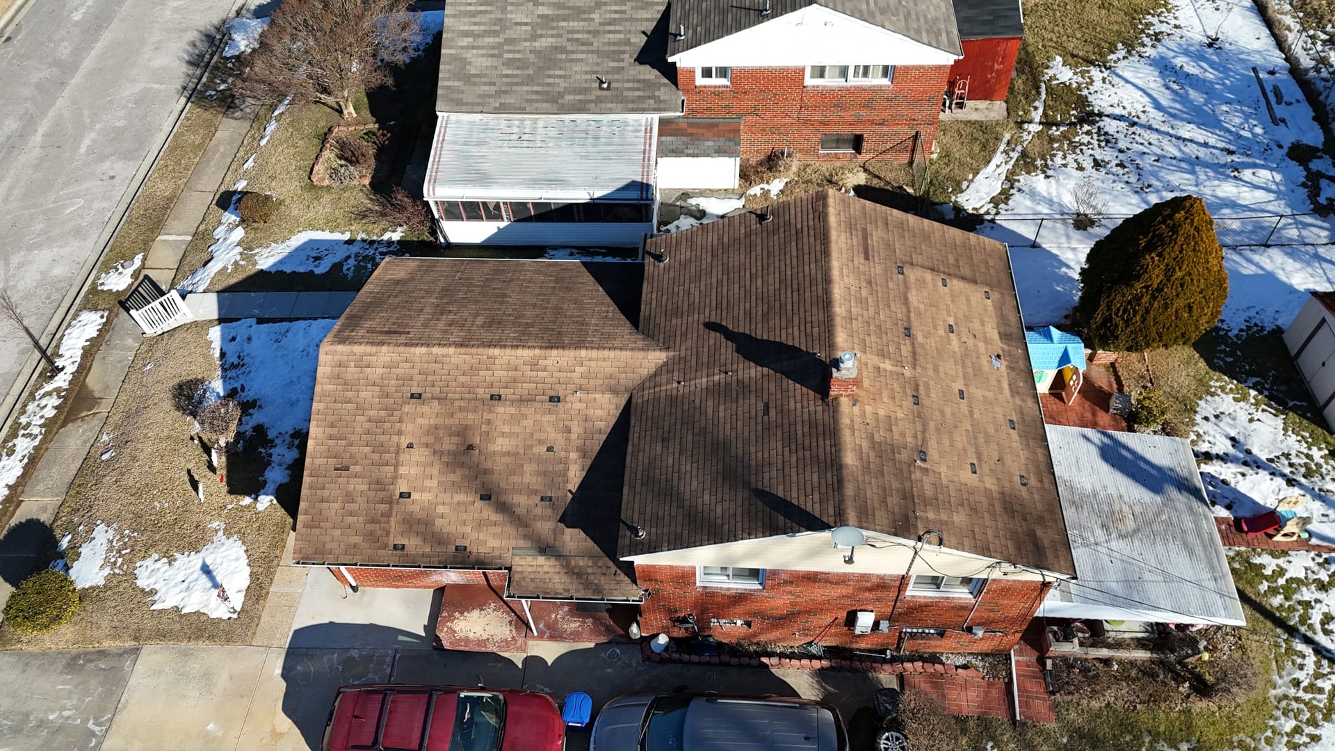 Aged 3-tab roof